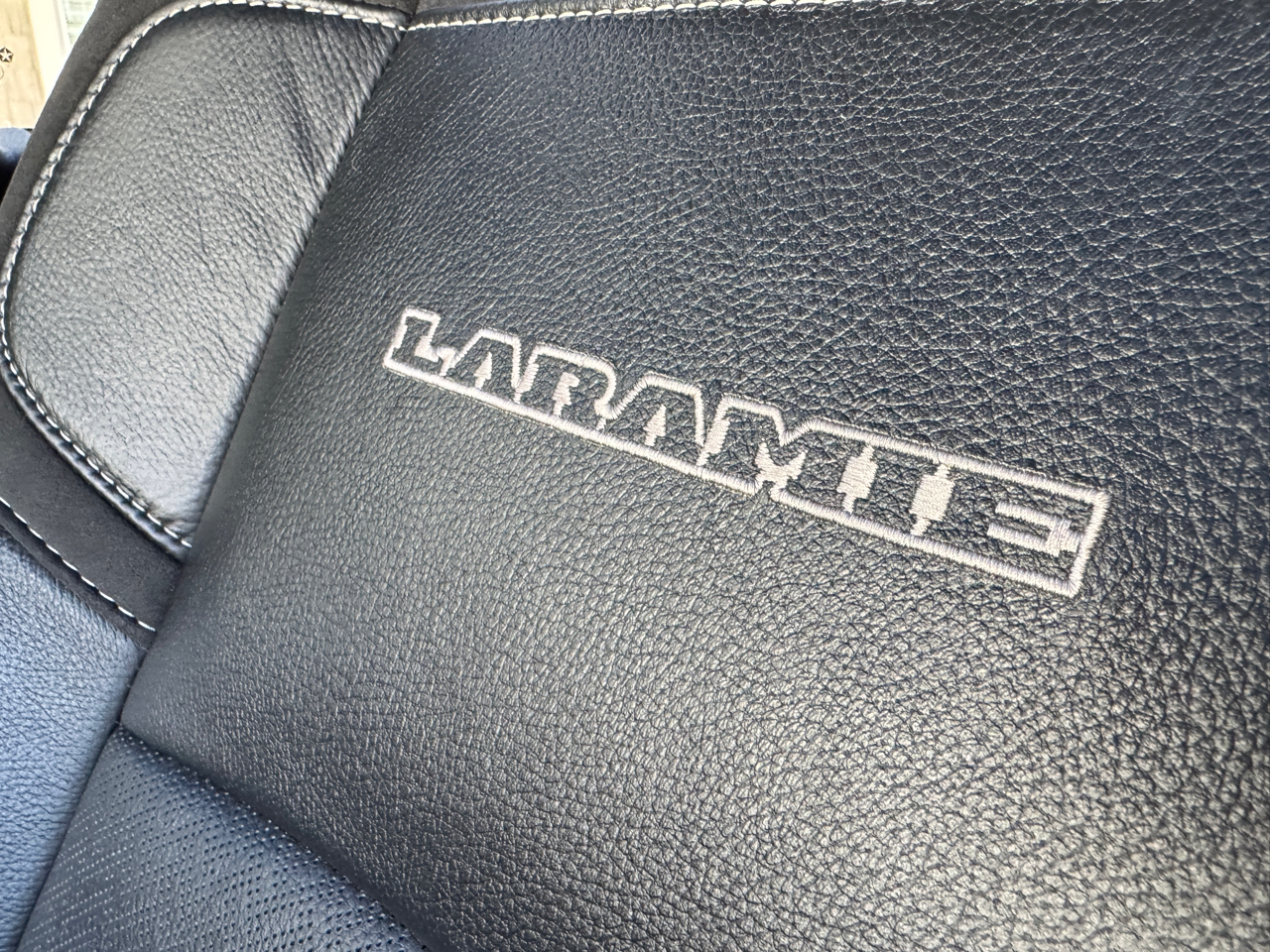 RAM 2500 Laramie 4x4 Crew Cab 6'4" Box 2023