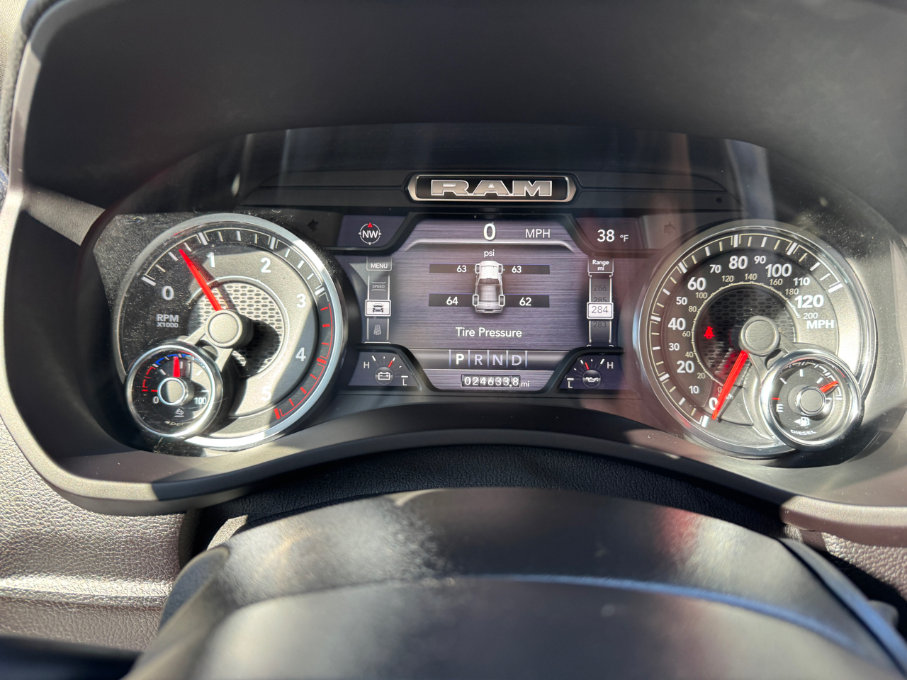 RAM 2500 Laramie 4x4 Crew Cab 6'4" Box 2023