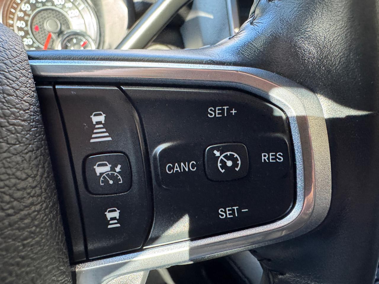 RAM 2500 Laramie 4x4 Crew Cab 6'4" Box 2023