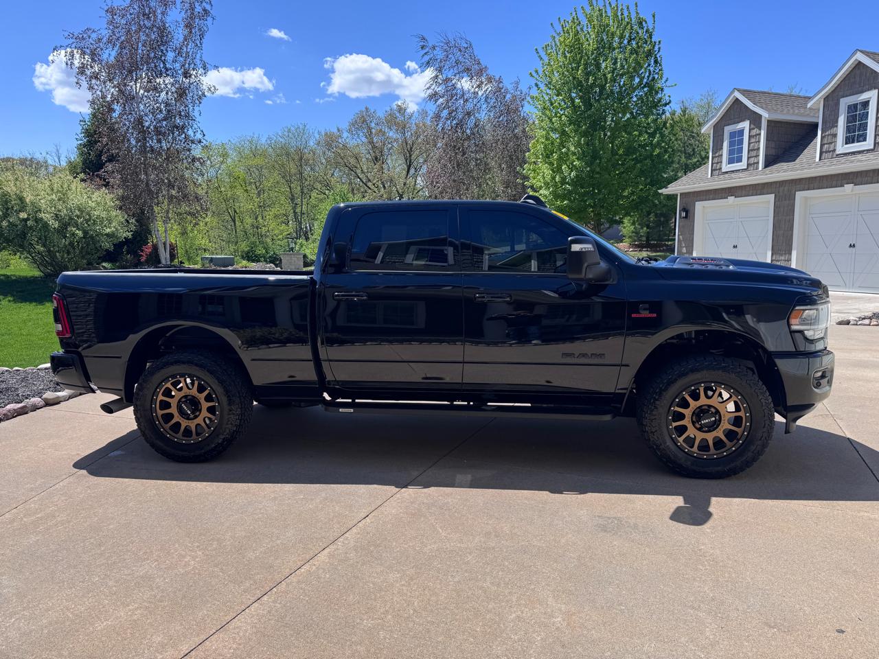 RAM 2500 Laramie 4x4 Crew Cab 6'4" Box 2023