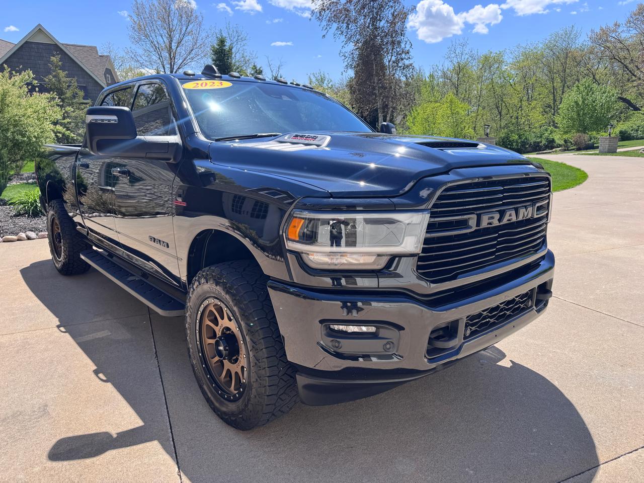 RAM 2500 Laramie 4x4 Crew Cab 6'4" Box 2023