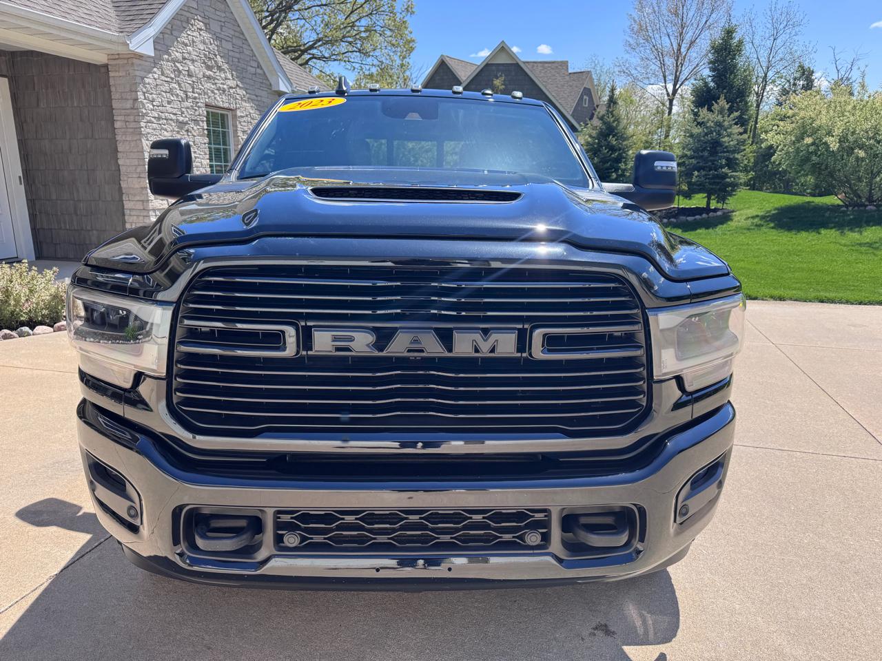 RAM 2500 Laramie 4x4 Crew Cab 6'4" Box 2023