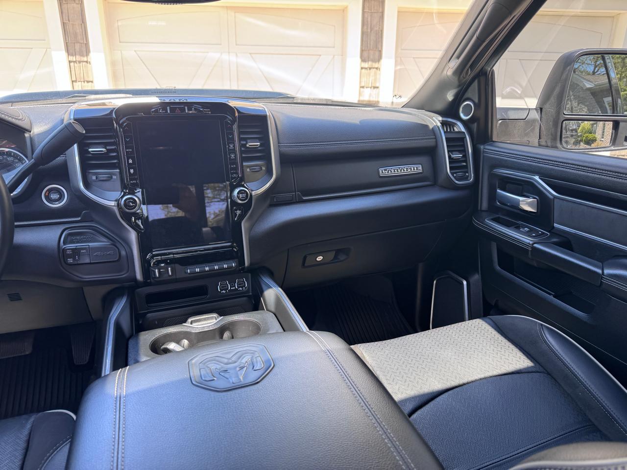 RAM 2500 Laramie 4x4 Crew Cab 6'4" Box 2023