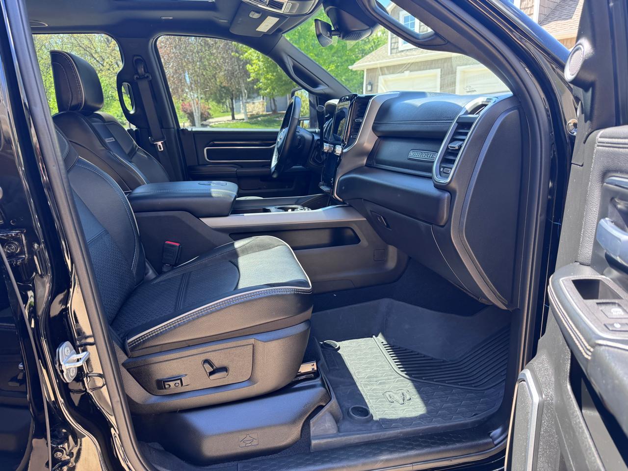 RAM 2500 Laramie 4x4 Crew Cab 6'4" Box 2023