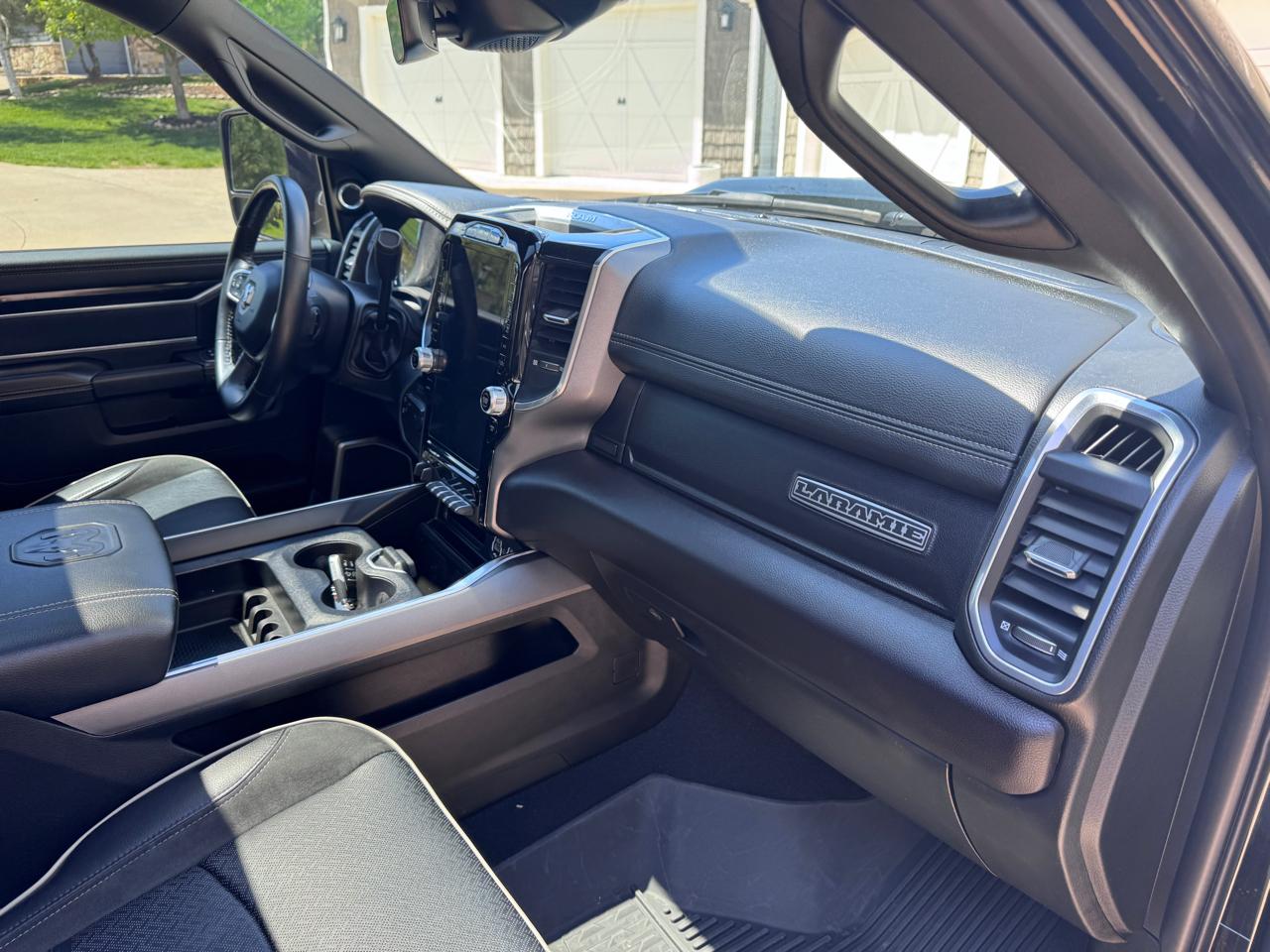 RAM 2500 Laramie 4x4 Crew Cab 6'4" Box 2023