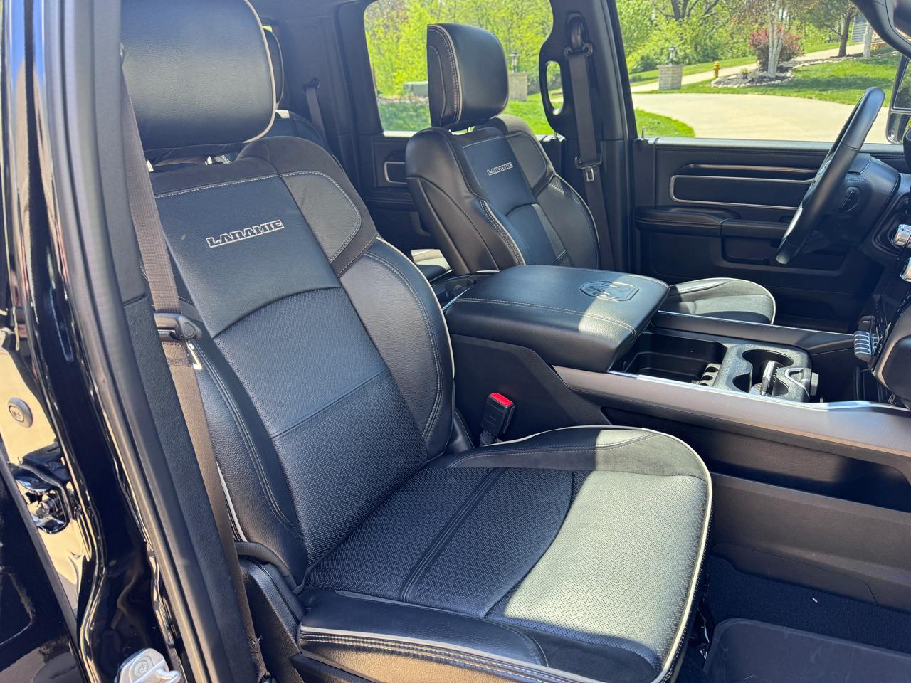 RAM 2500 Laramie 4x4 Crew Cab 6'4" Box 2023