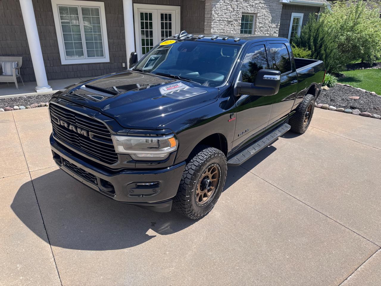 RAM 2500 Laramie 4x4 Crew Cab 6'4" Box 2023