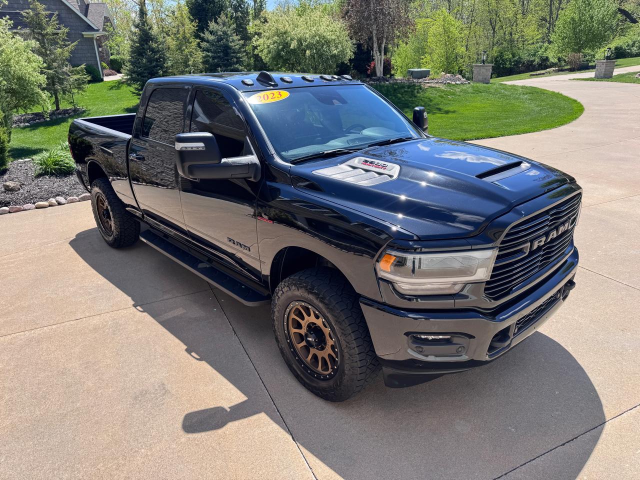 RAM 2500 Laramie 4x4 Crew Cab 6'4" Box 2023