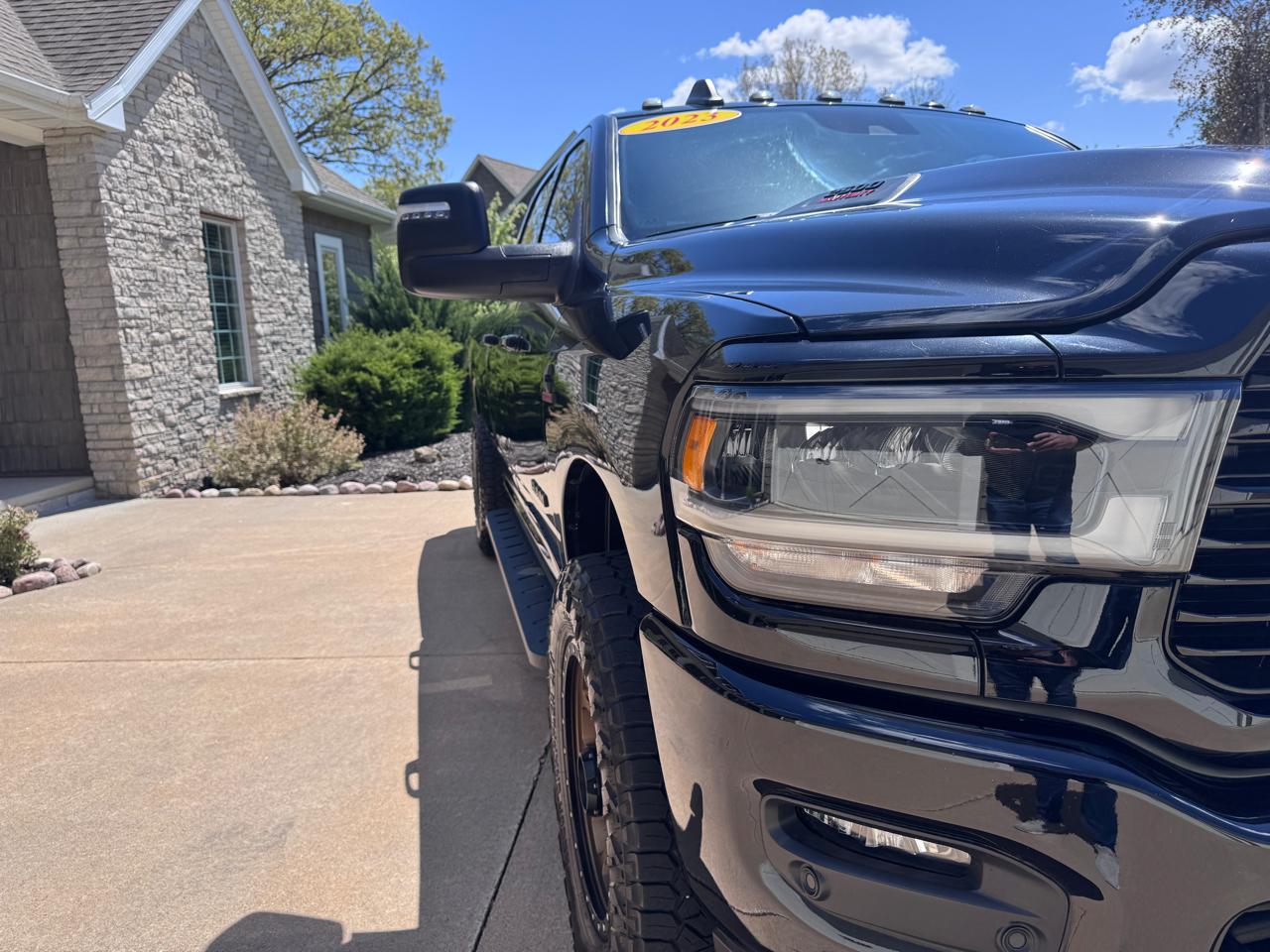 RAM 2500 Laramie 4x4 Crew Cab 6'4" Box 2023