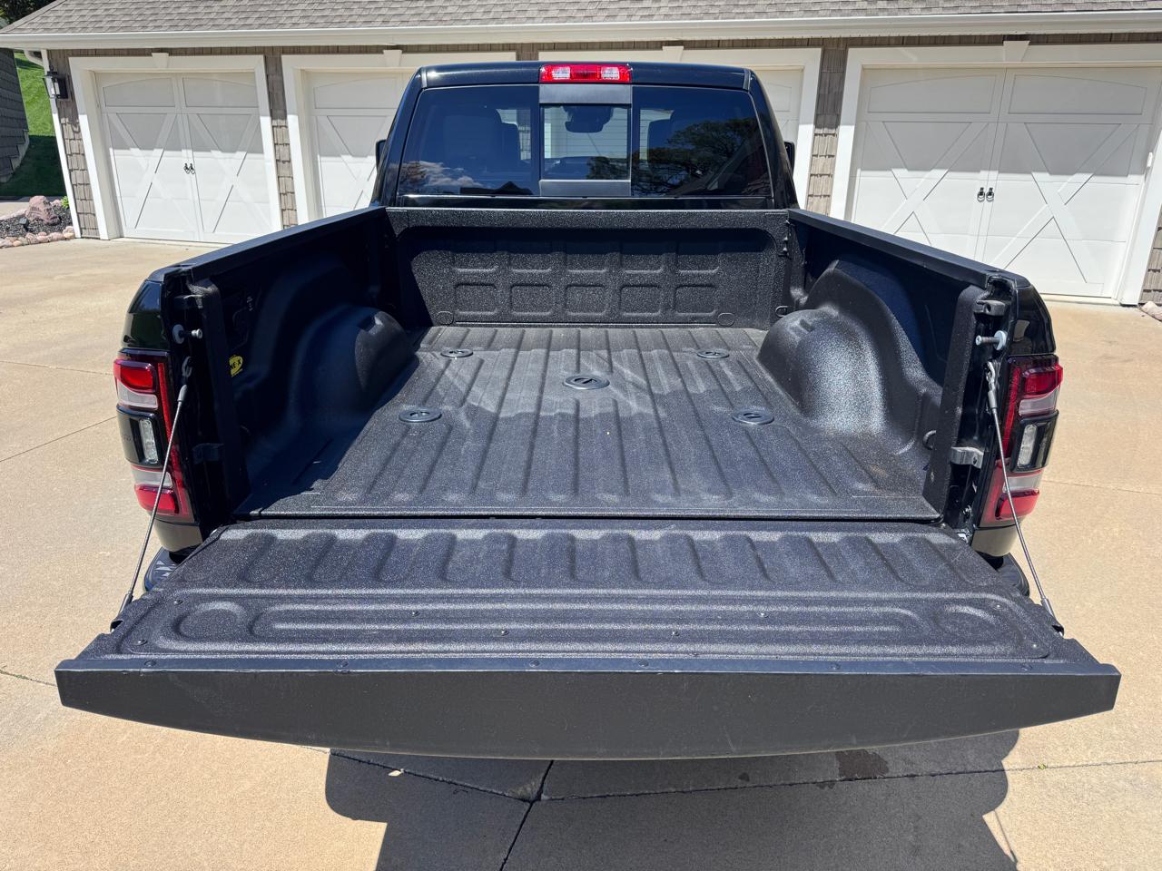 RAM 2500 Laramie 4x4 Crew Cab 6'4" Box 2023