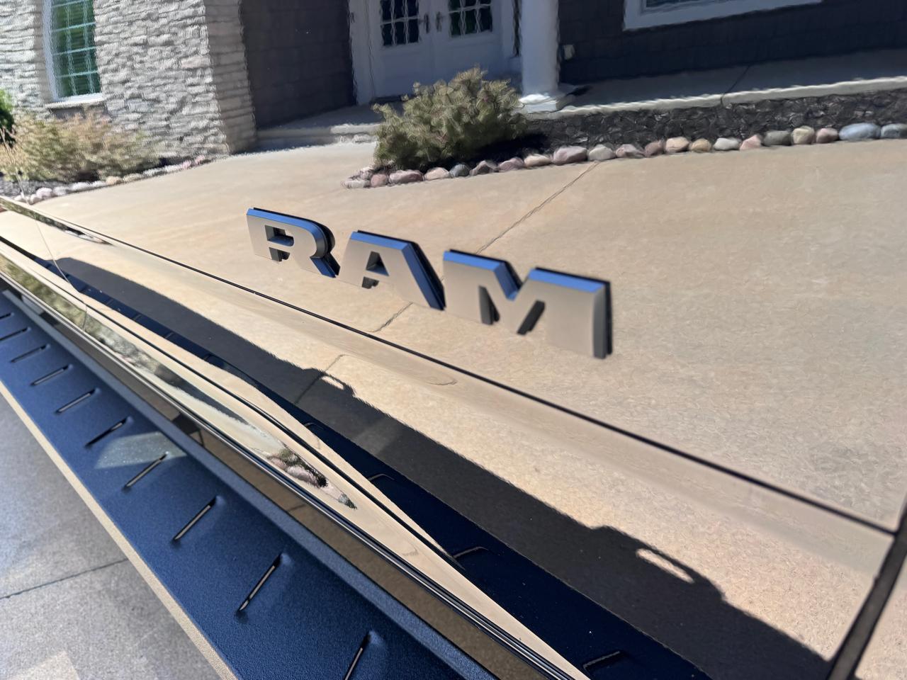 RAM 2500 Laramie 4x4 Crew Cab 6'4" Box 2023