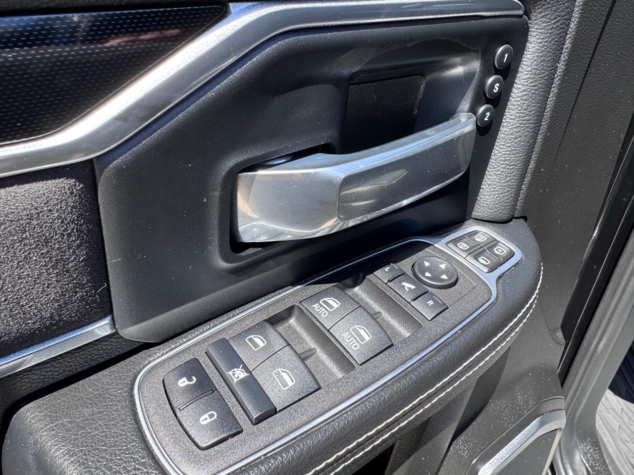 RAM 2500 Laramie 4x4 Crew Cab 6'4" Box 2023