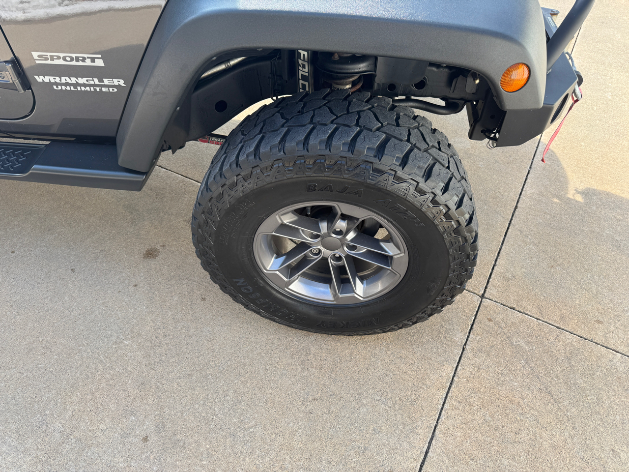 Jeep Wrangler Unlimited 4WD 4dr Sport 2016