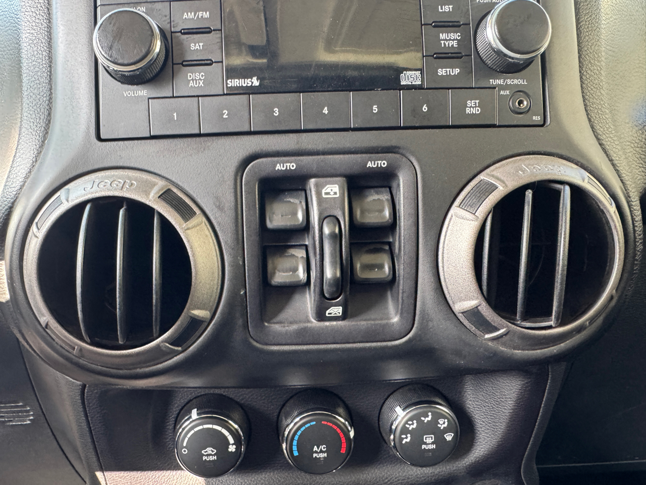 Jeep Wrangler Unlimited 4WD 4dr Sport 2016