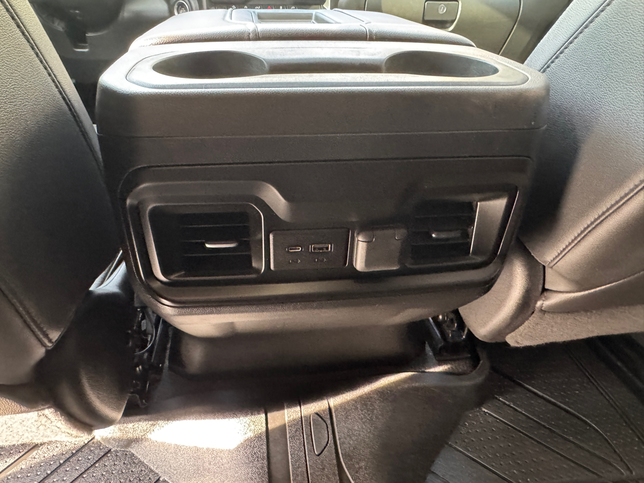 Chevrolet Silverado 1500 4WD Crew Cab 147" RST 2020