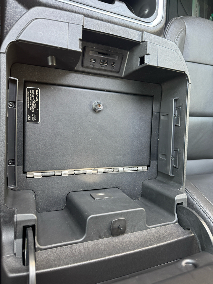 Chevrolet Silverado 1500 4WD Crew Cab 147" RST 2020