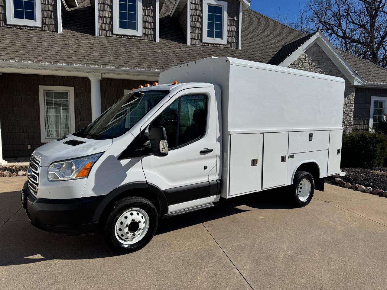 Ford Transit Chassis T-350 DRW 138" WB 9950 GVWR 2017