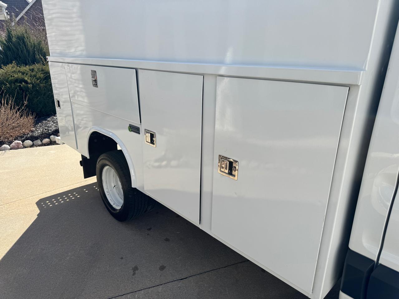 Ford Transit Chassis T-350 DRW 138" WB 9950 GVWR 2017