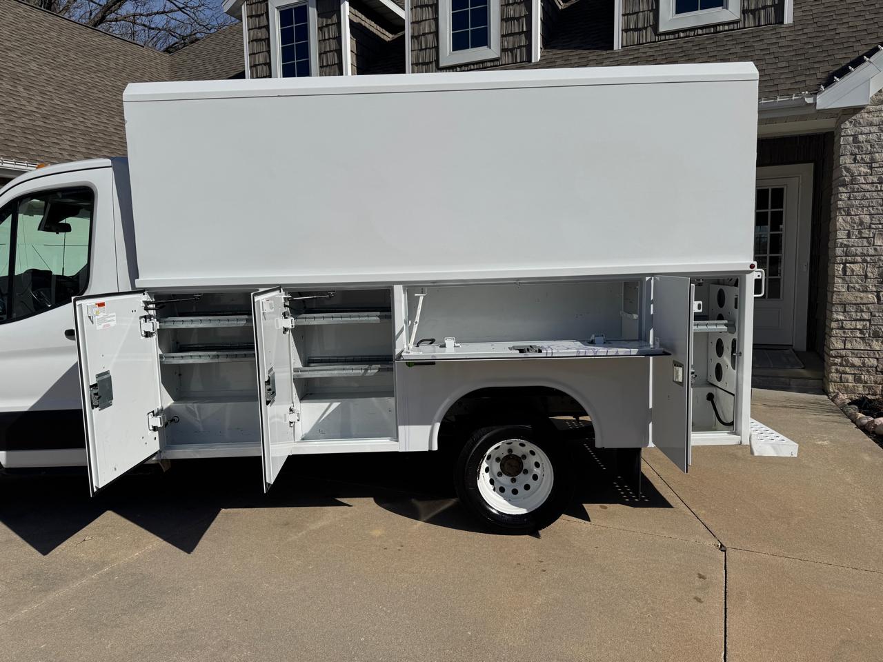 Ford Transit Chassis T-350 DRW 138" WB 9950 GVWR 2017