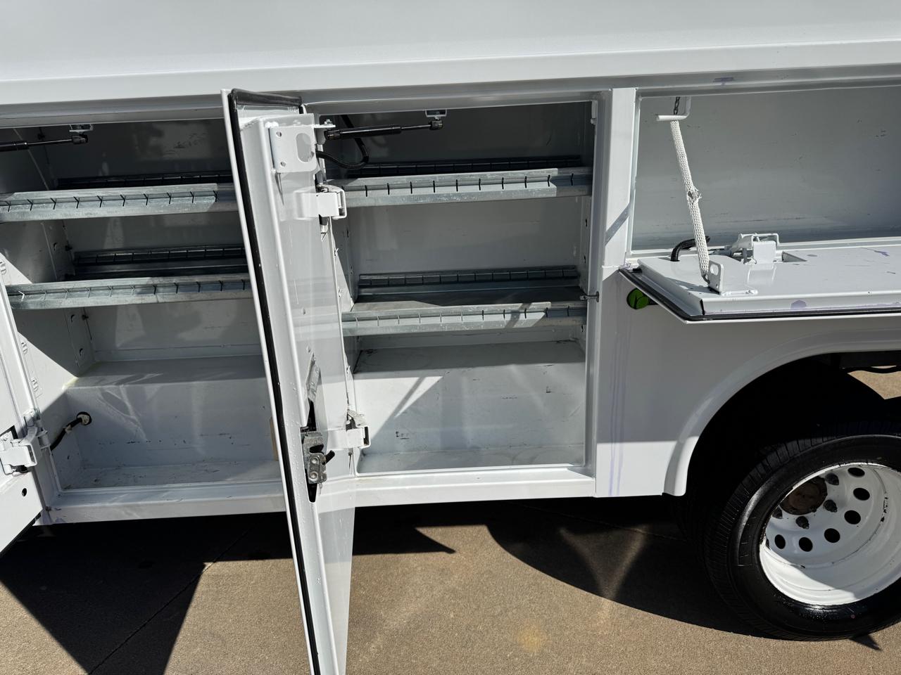 Ford Transit Chassis T-350 DRW 138" WB 9950 GVWR 2017