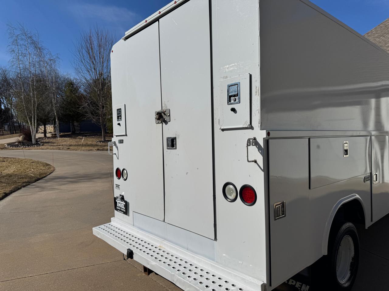 Ford Transit Chassis T-350 DRW 138" WB 9950 GVWR 2017