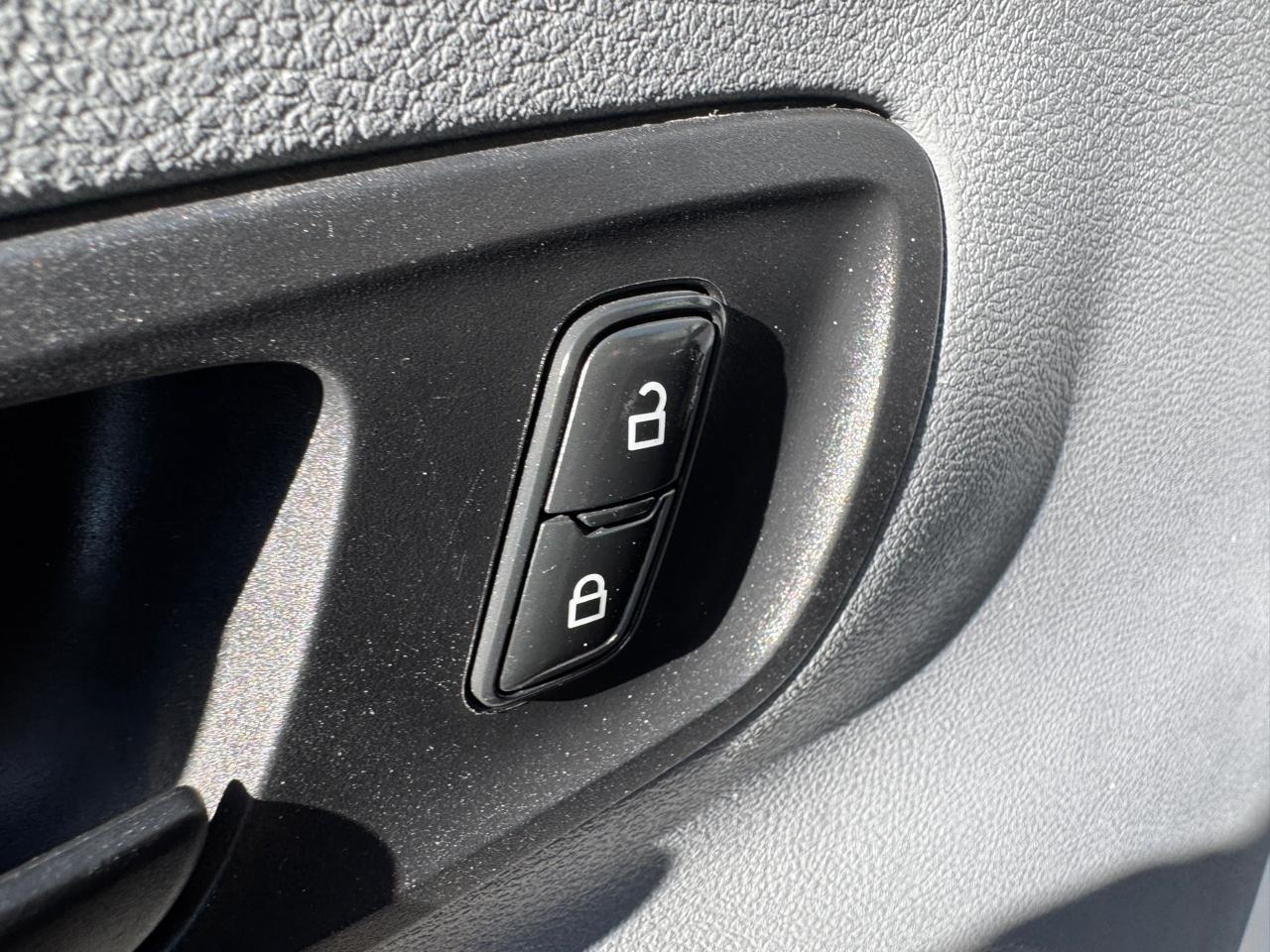 Ford Transit Chassis T-350 DRW 138" WB 9950 GVWR 2017