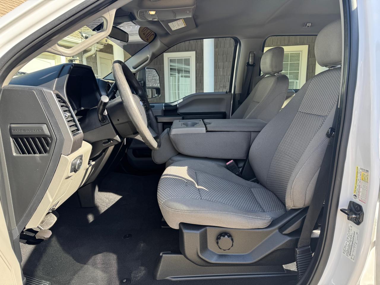 Ford Super Duty F-350 DRW XLT 4WD Crew Cab 8' Box 2020