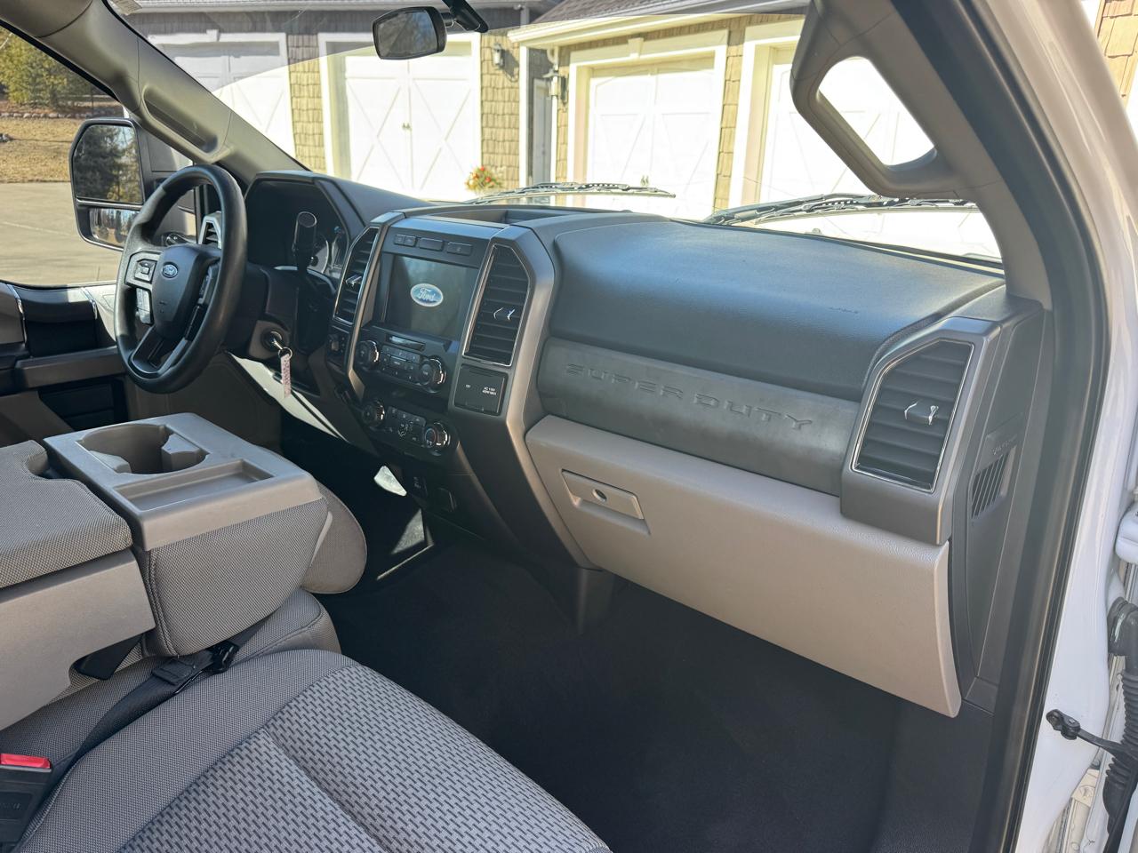 Ford Super Duty F-350 DRW XLT 4WD Crew Cab 8' Box 2020