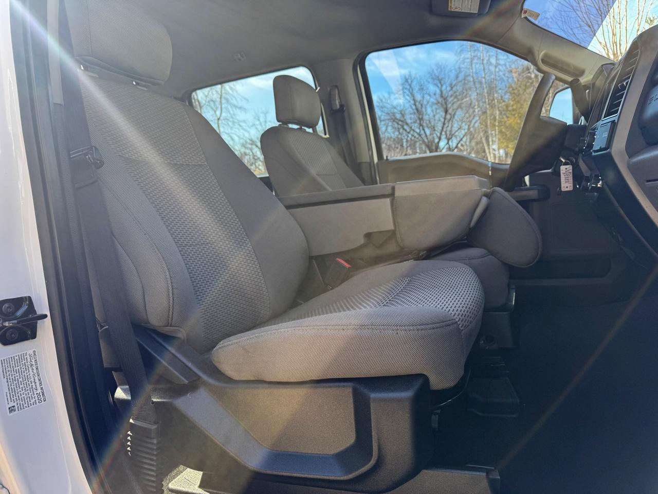 Ford Super Duty F-350 DRW XLT 4WD Crew Cab 8' Box 2020