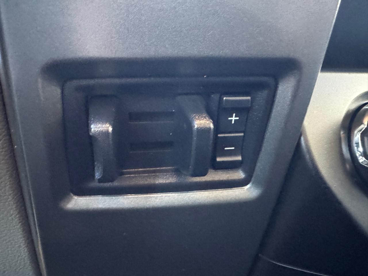 Ford Super Duty F-350 DRW XLT 4WD Crew Cab 8' Box 2020