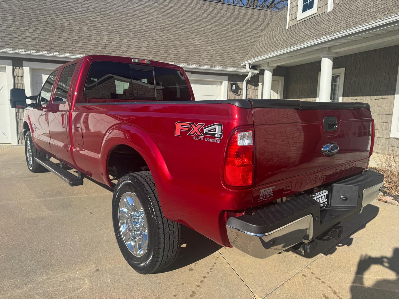 Ford Super Duty F-350 SRW 4WD Crew Cab 172" Lariat 2016