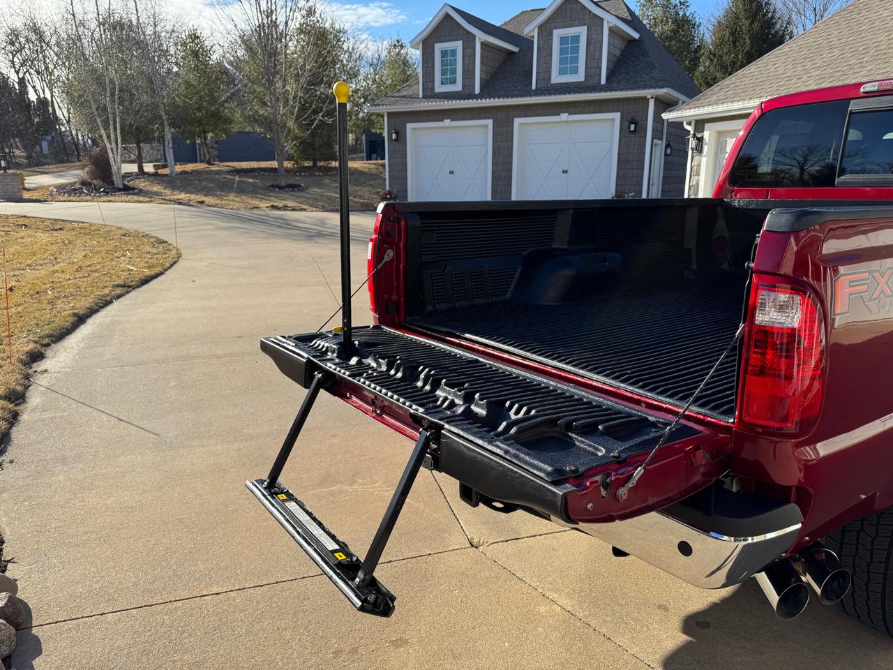 Ford Super Duty F-350 SRW 4WD Crew Cab 172" Lariat 2016