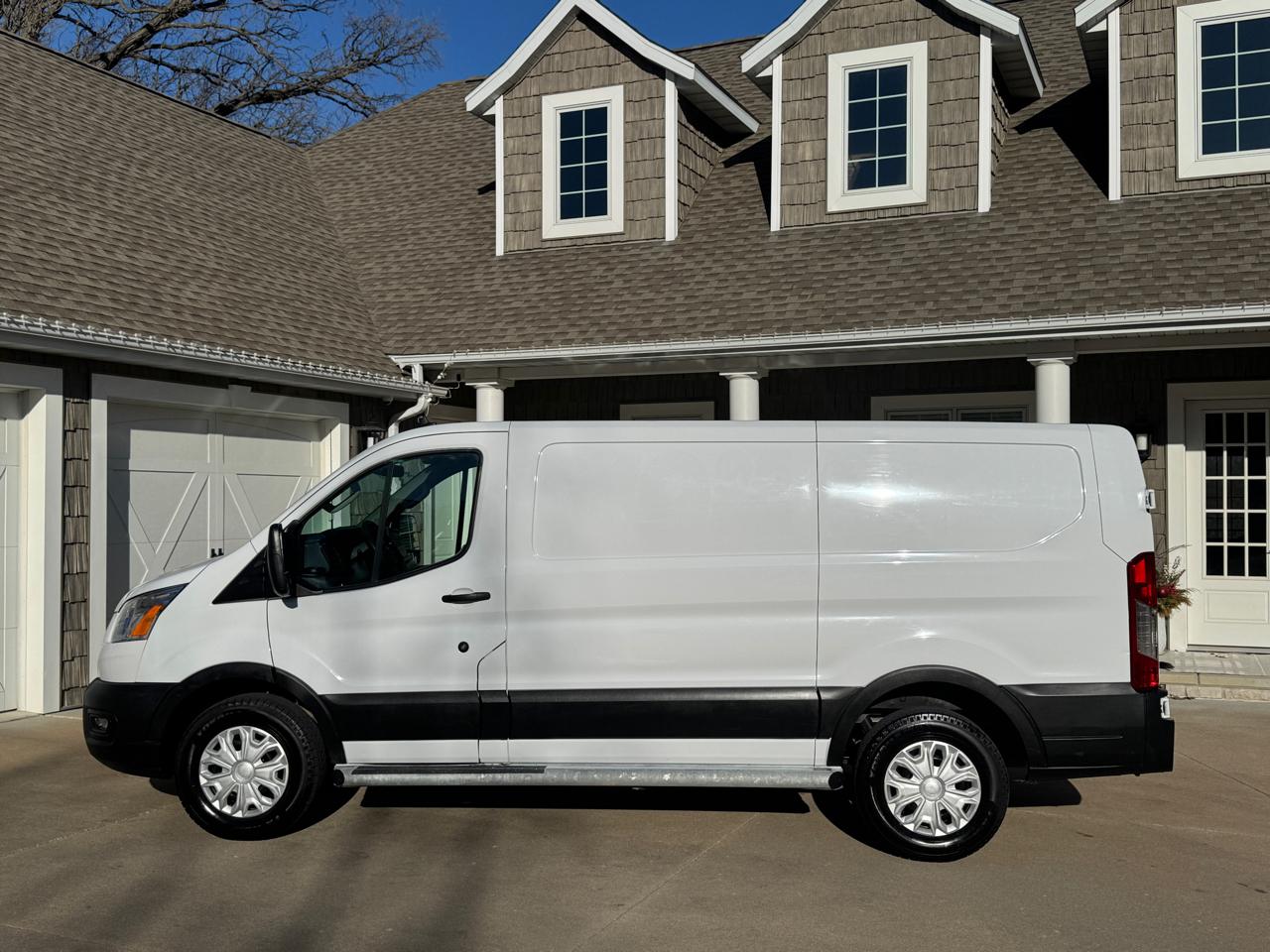 Ford Transit Cargo Van T-250 130" Low Rf 9070 GVWR RWD 2021