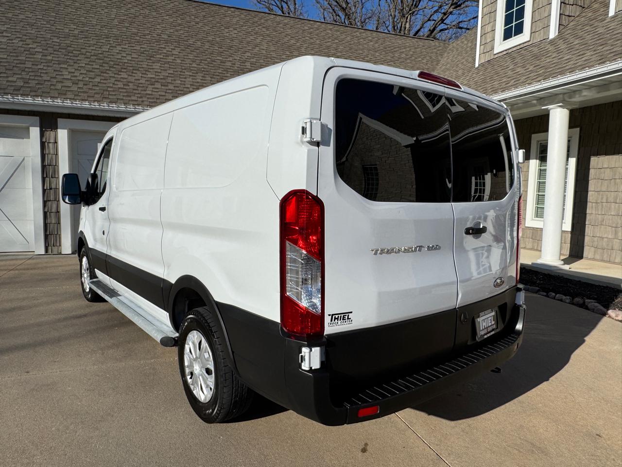 Ford Transit Cargo Van T-250 130" Low Rf 9070 GVWR RWD 2021