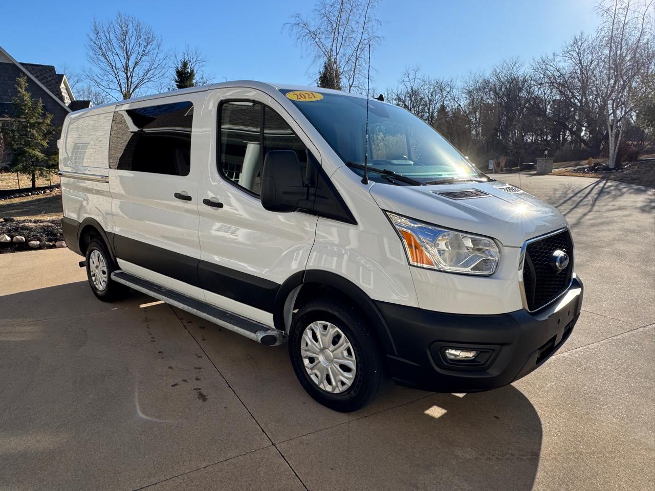 Ford Transit Cargo Van T-250 130" Low Rf 9070 GVWR RWD 2021