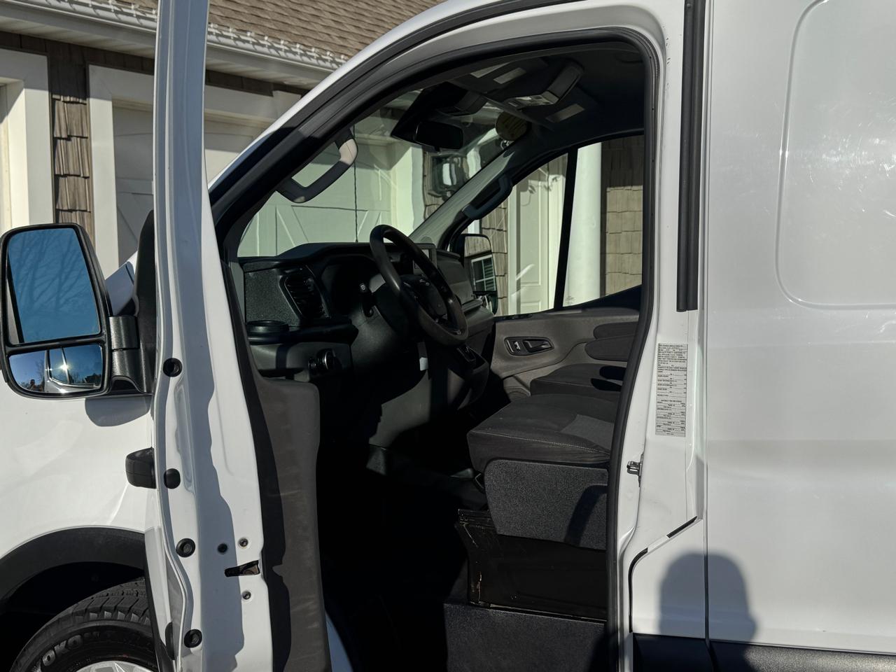 Ford Transit Cargo Van T-250 130" Low Rf 9070 GVWR RWD 2021