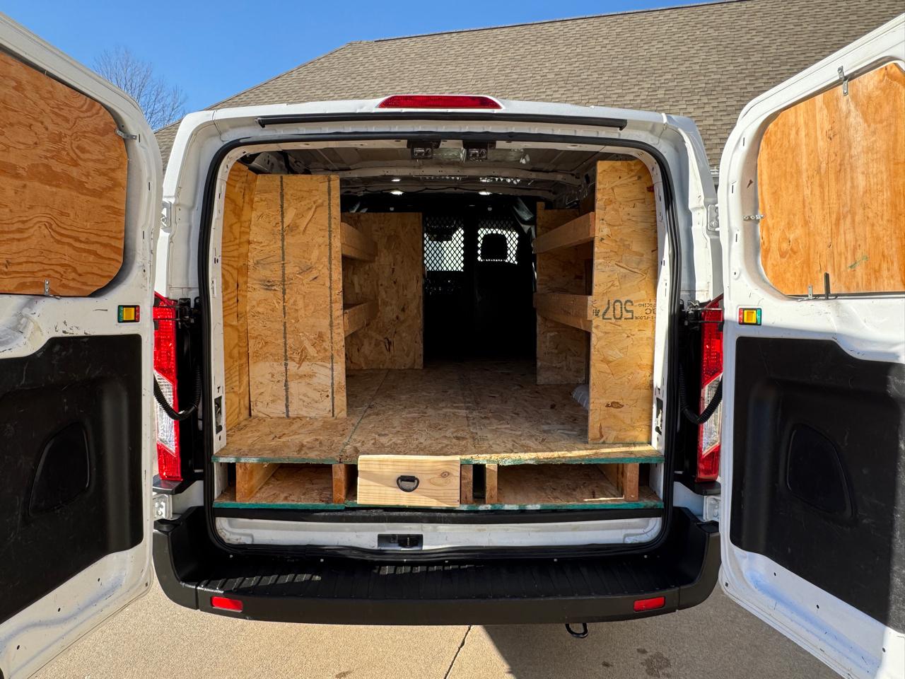 Ford Transit Cargo Van T-250 130" Low Rf 9070 GVWR RWD 2021