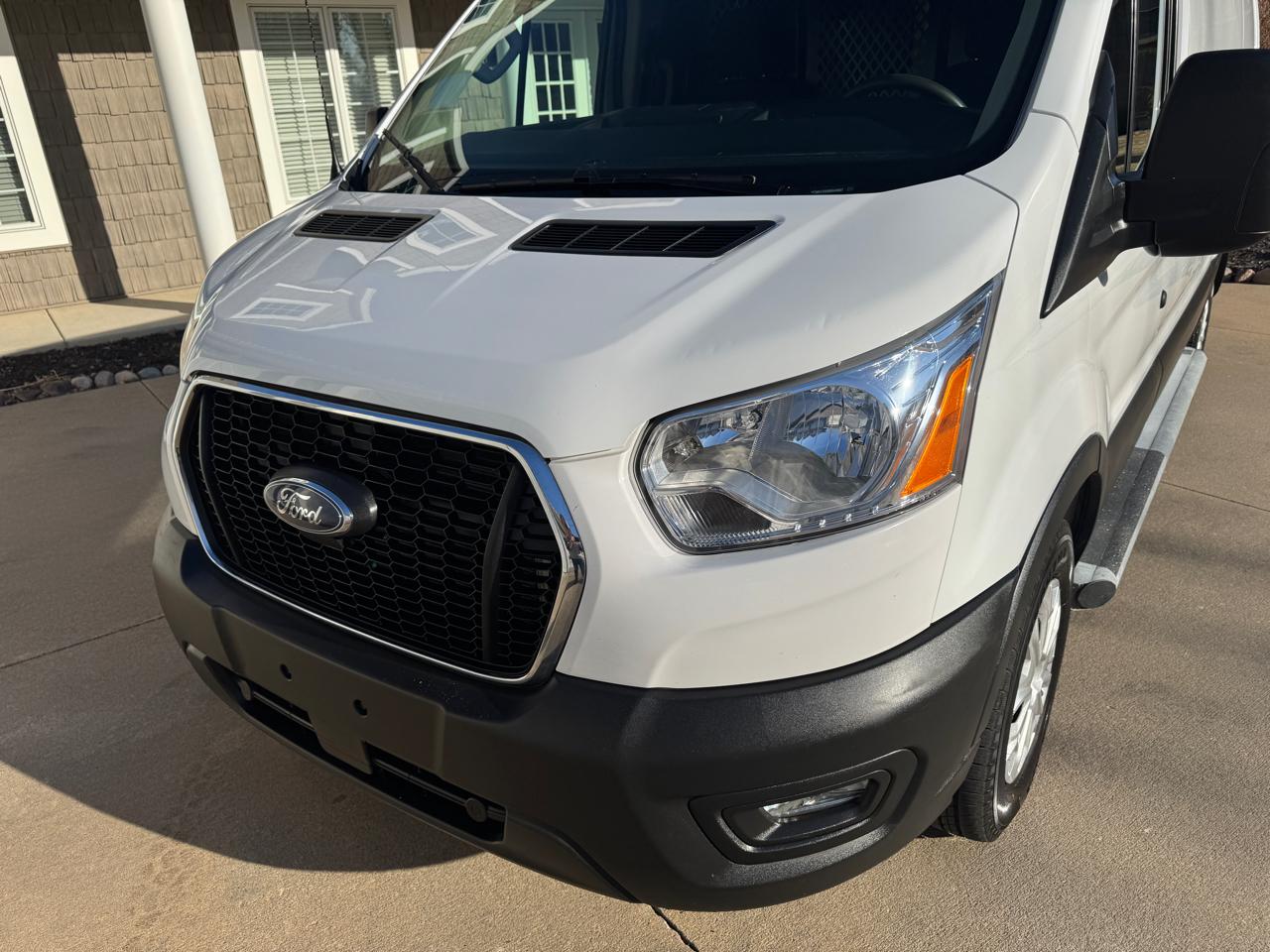 Ford Transit Cargo Van T-250 130" Low Rf 9070 GVWR RWD 2021