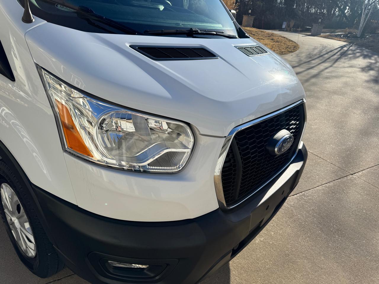 Ford Transit Cargo Van T-250 130" Low Rf 9070 GVWR RWD 2021