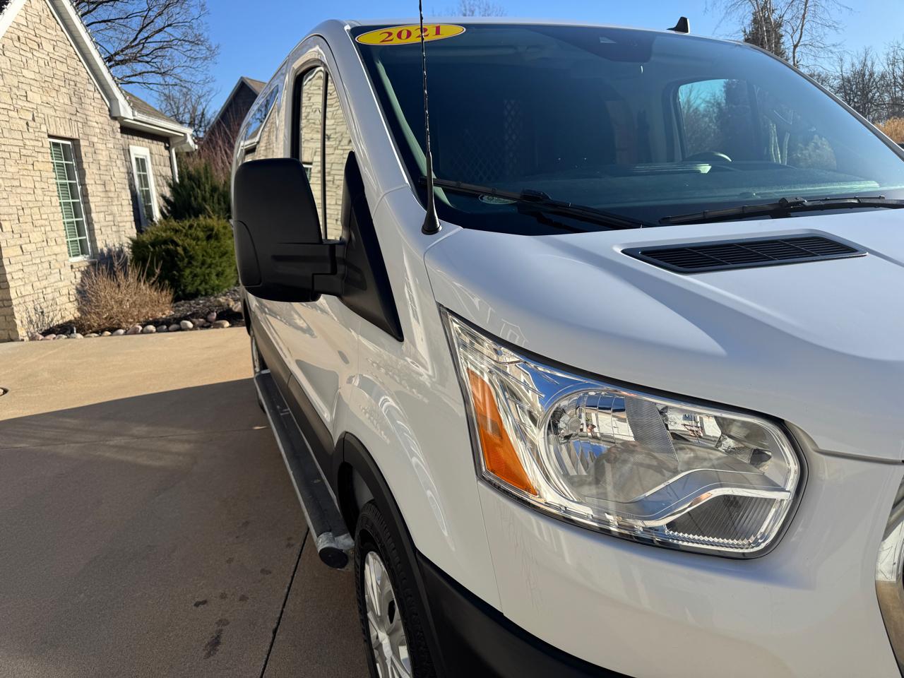 Ford Transit Cargo Van T-250 130" Low Rf 9070 GVWR RWD 2021