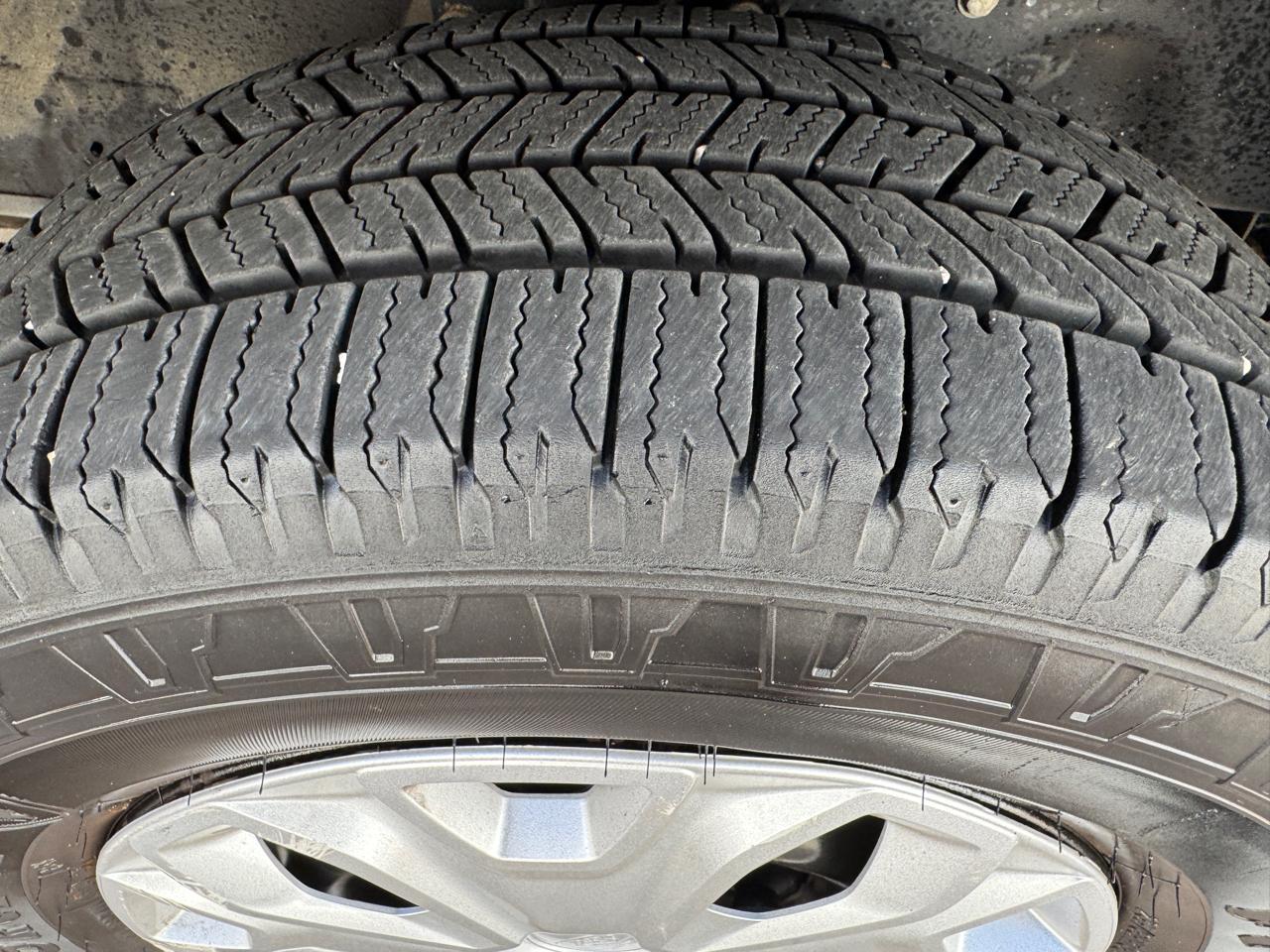 Ford Transit Cargo Van T-250 130" Low Rf 9070 GVWR RWD 2021