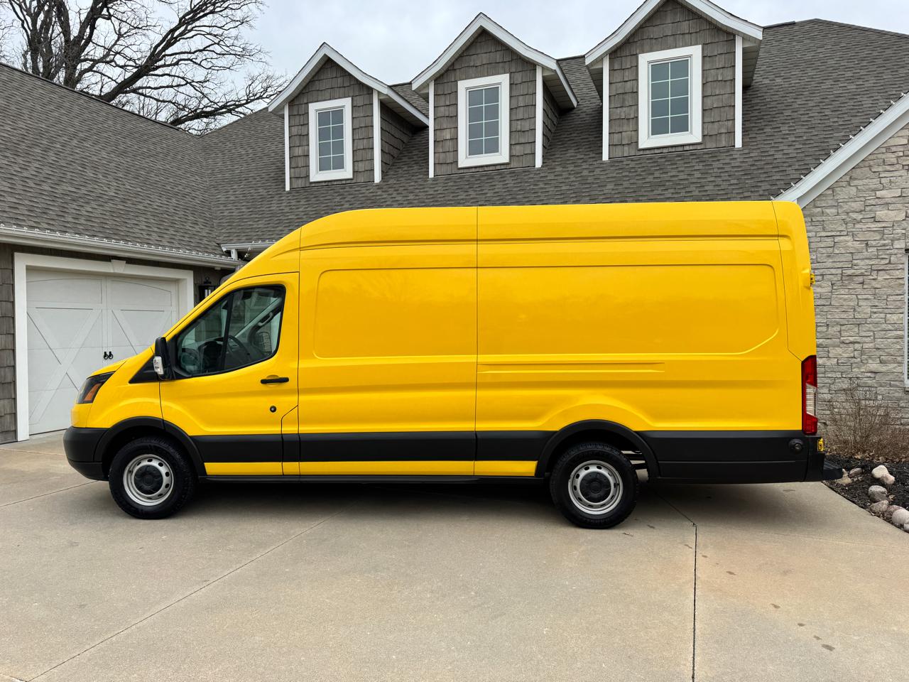 Ford Transit Van T-250 148" EL Hi Rf 9000 GVWR Sliding RH Dr 2019