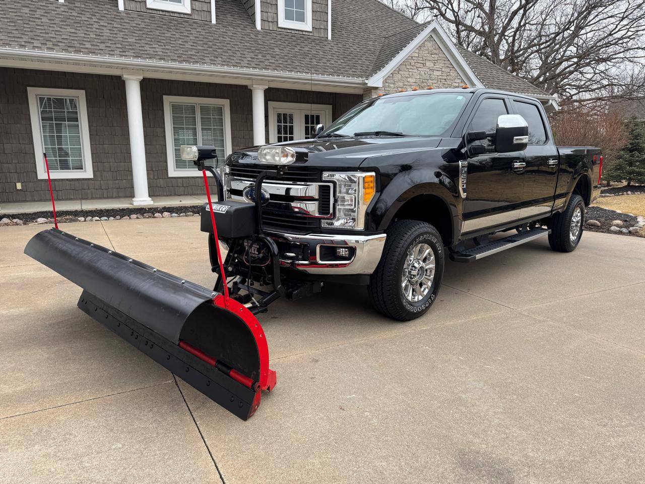 Ford Super Duty F-250 SRW XLT 4WD Crew Cab 6.75' Box 2017