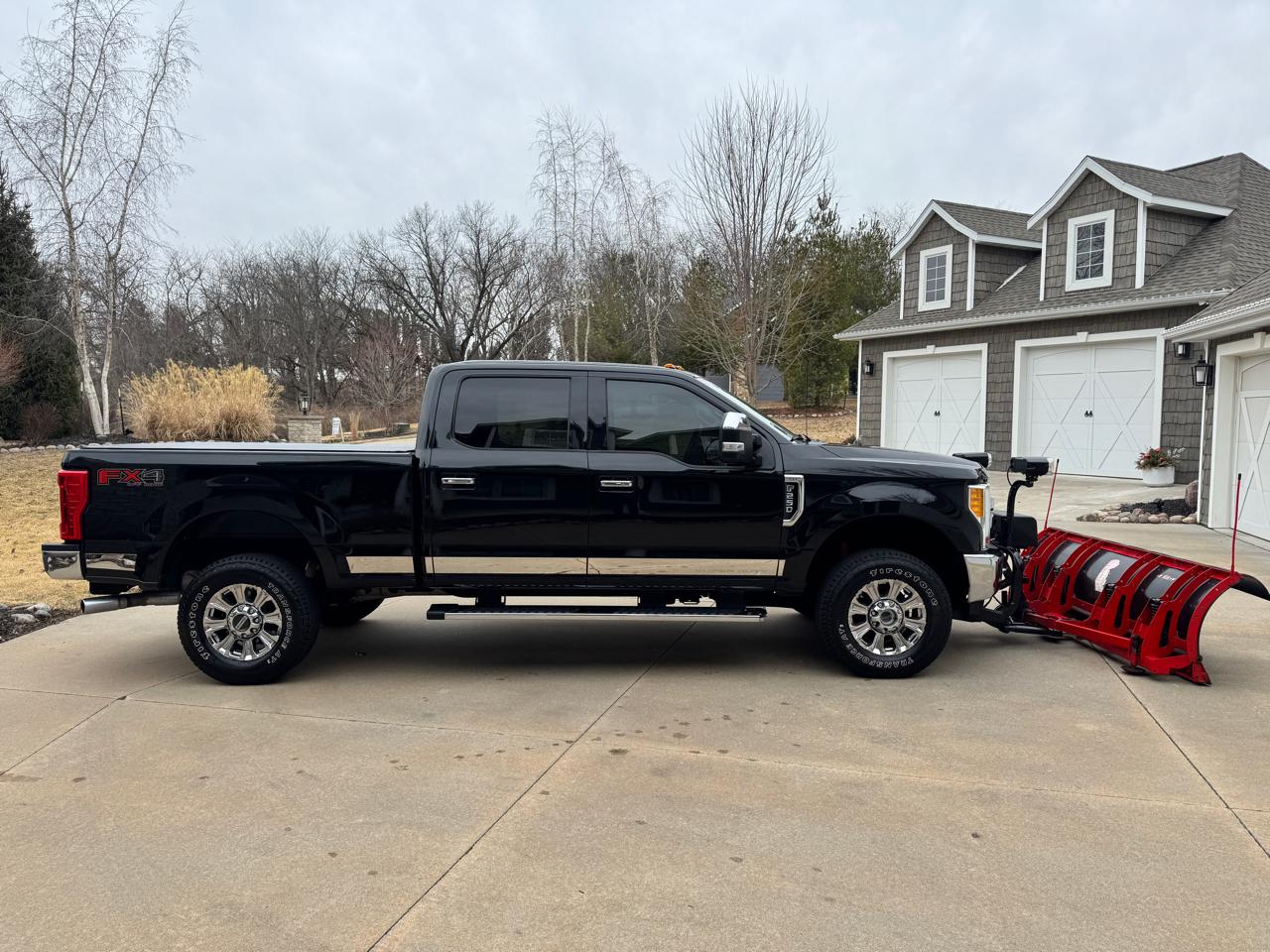 Ford Super Duty F-250 SRW XLT 4WD Crew Cab 6.75' Box 2017