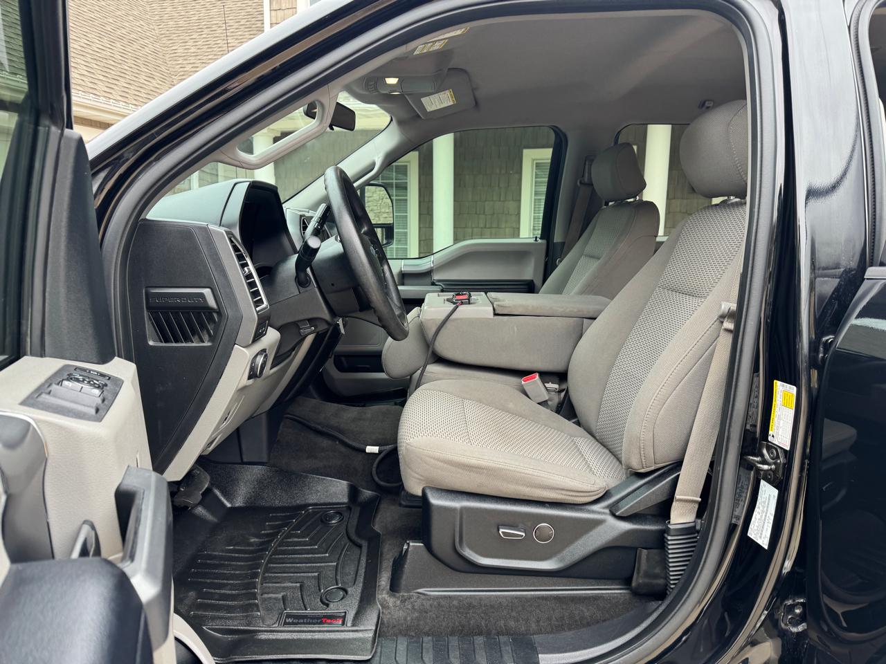 Ford Super Duty F-250 SRW XLT 4WD Crew Cab 6.75' Box 2017