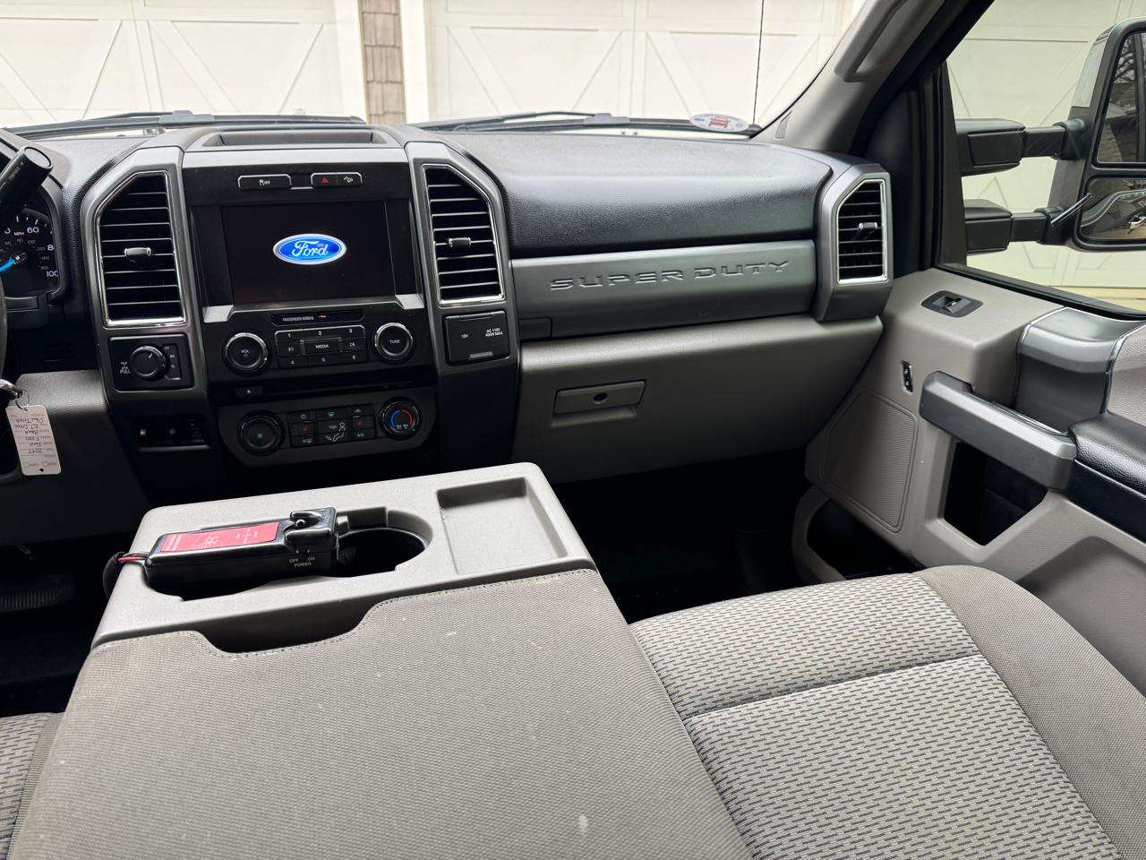 Ford Super Duty F-250 SRW XLT 4WD Crew Cab 6.75' Box 2017