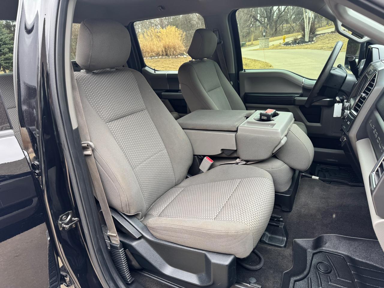 Ford Super Duty F-250 SRW XLT 4WD Crew Cab 6.75' Box 2017