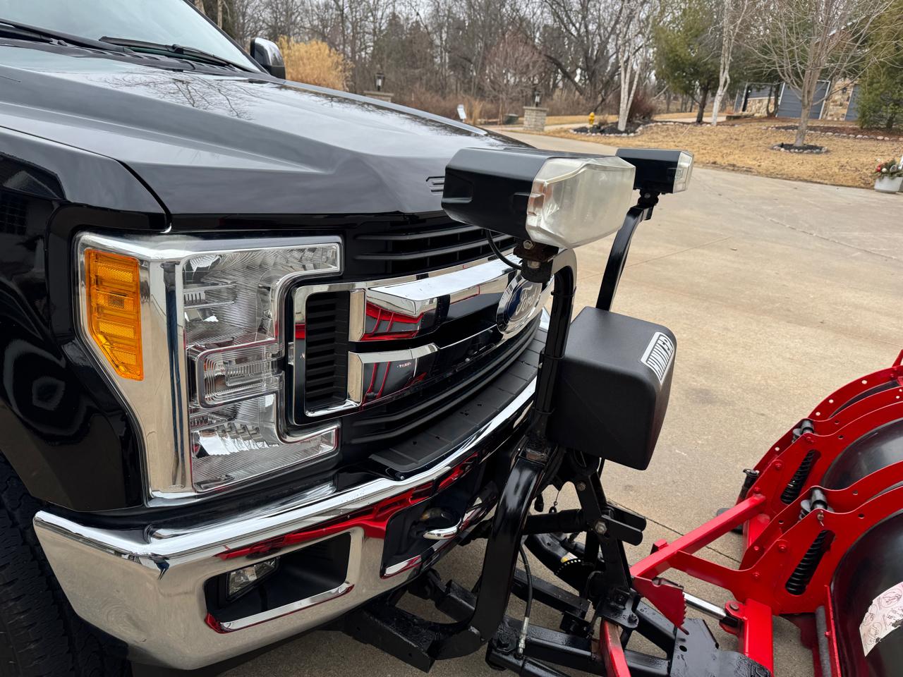 Ford Super Duty F-250 SRW XLT 4WD Crew Cab 6.75' Box 2017