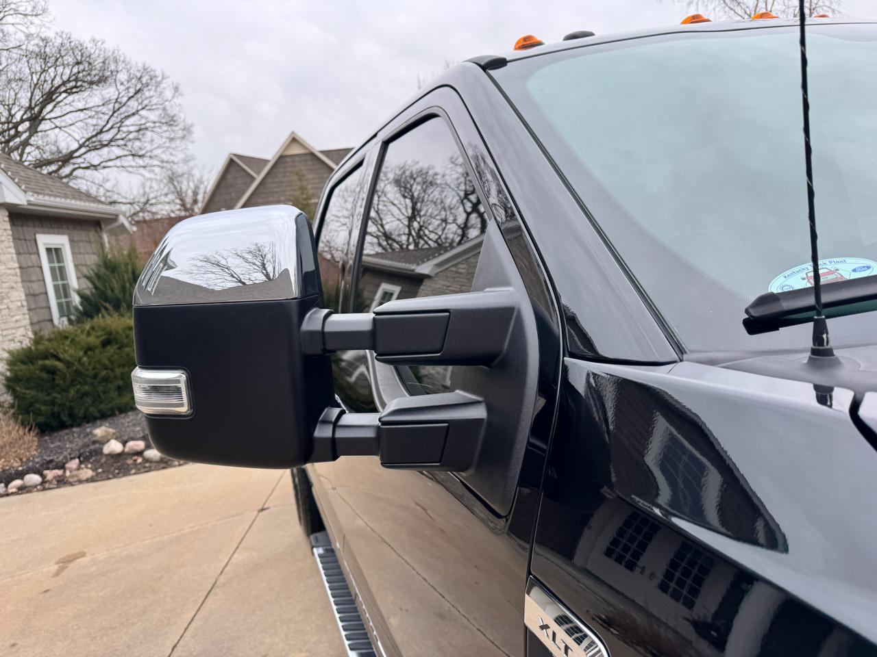 Ford Super Duty F-250 SRW XLT 4WD Crew Cab 6.75' Box 2017