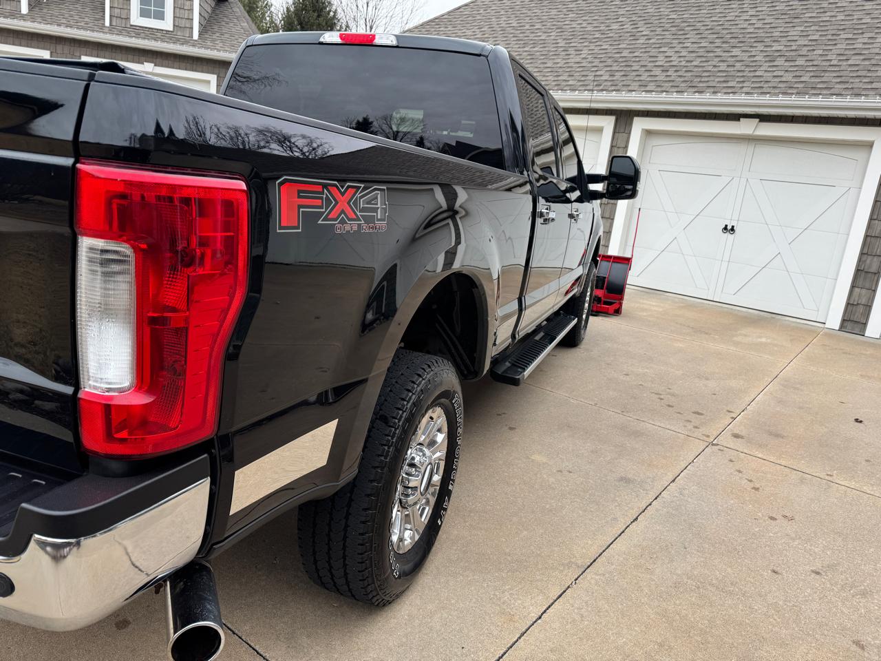 Ford Super Duty F-250 SRW XLT 4WD Crew Cab 6.75' Box 2017